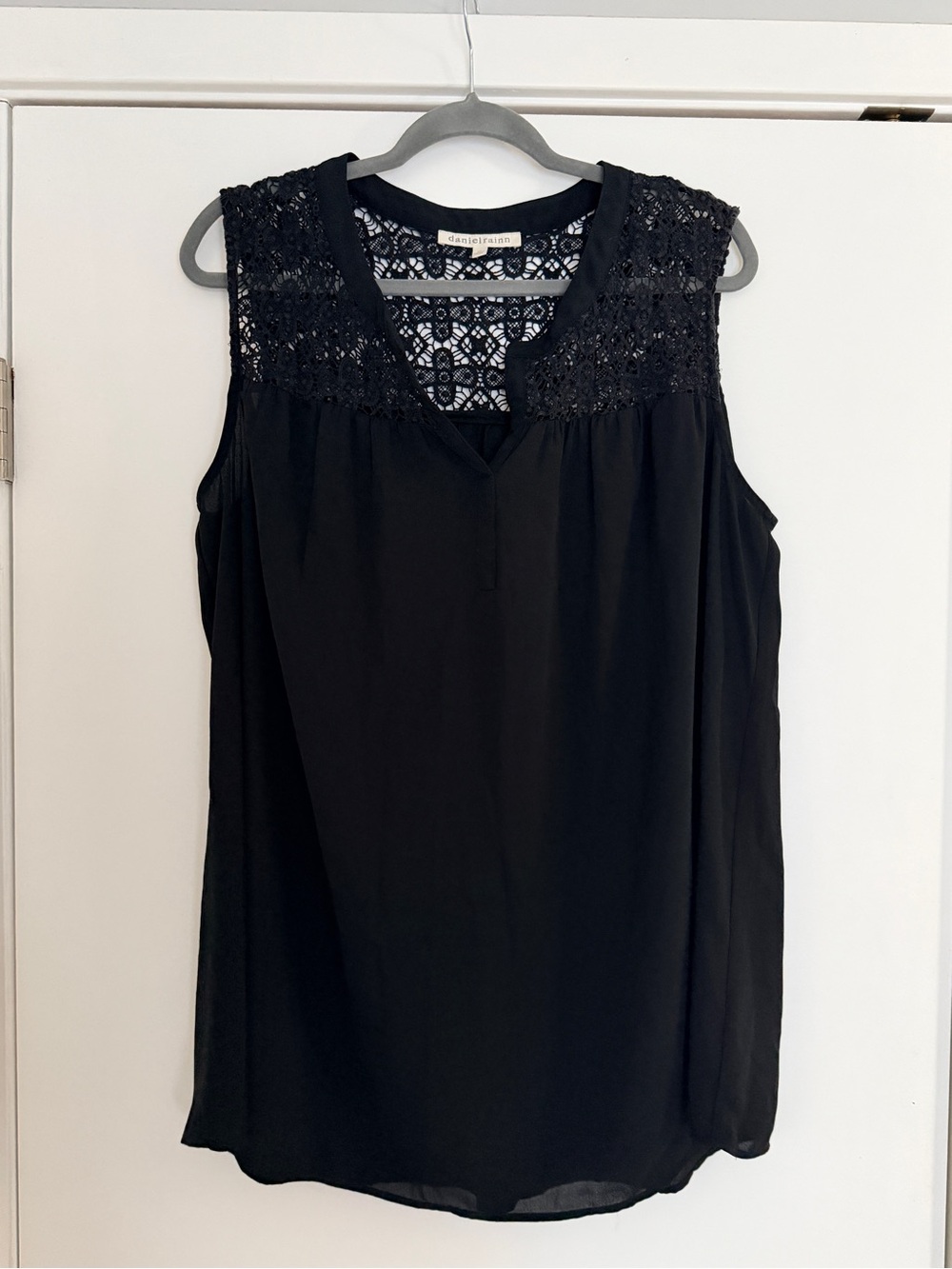 Daniel Rainn Black Lace Yoke Sleeveless Top